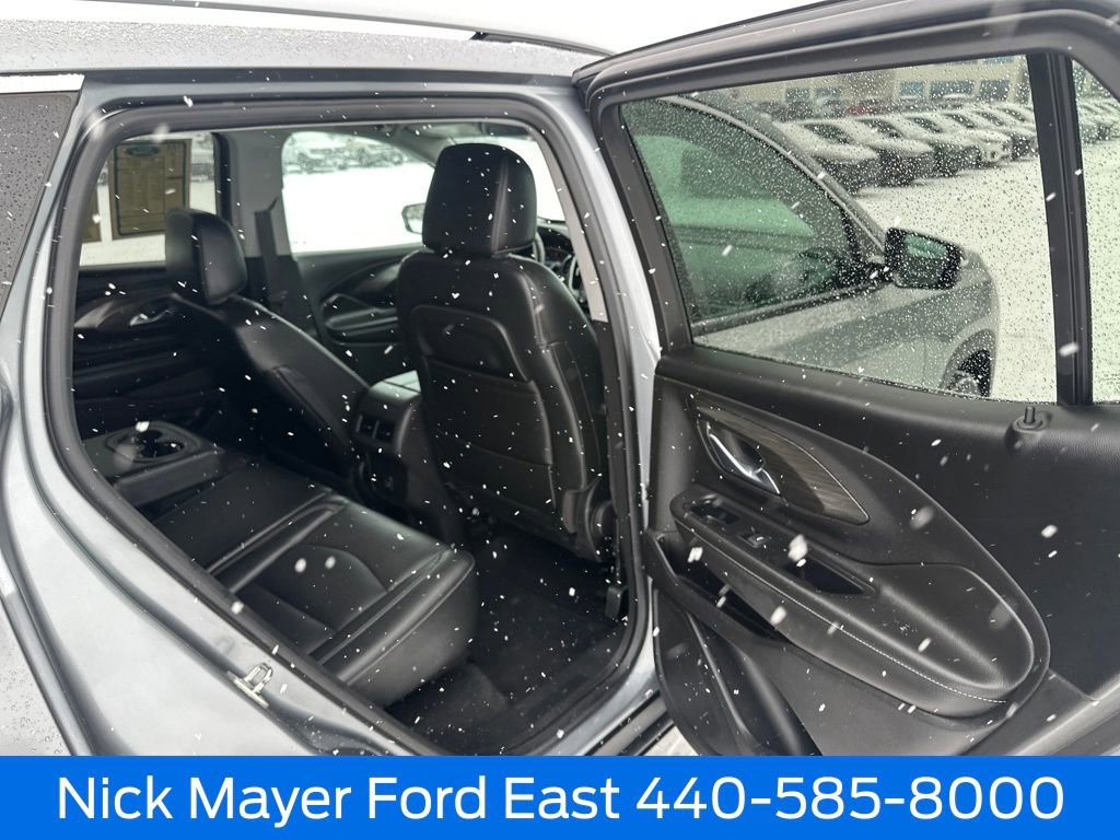 Used 2023 GMC Terrain SLT image 18