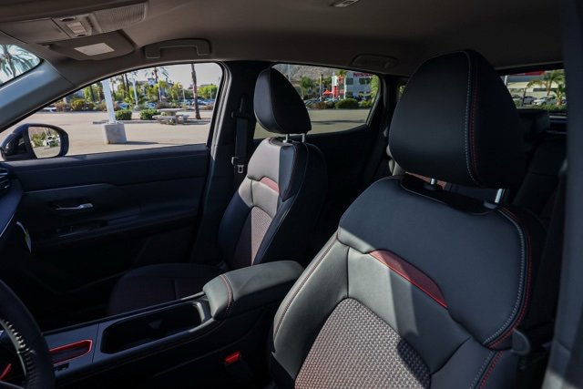 New 2025 Nissan Kicks SR image 15