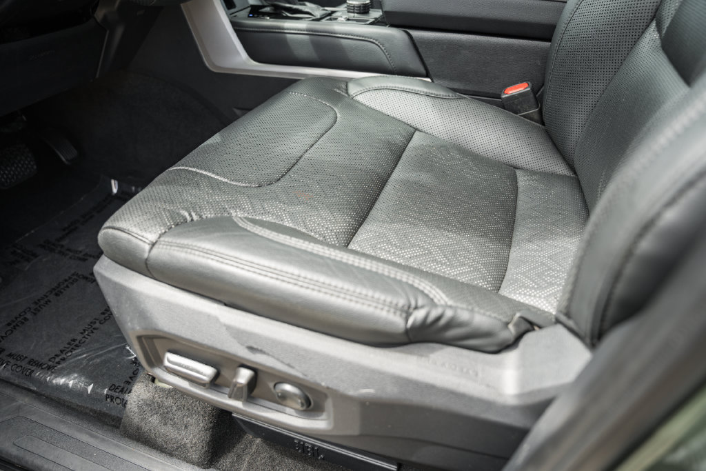 Used 2023 Toyota Tundra Limited AWD/4WD image 33