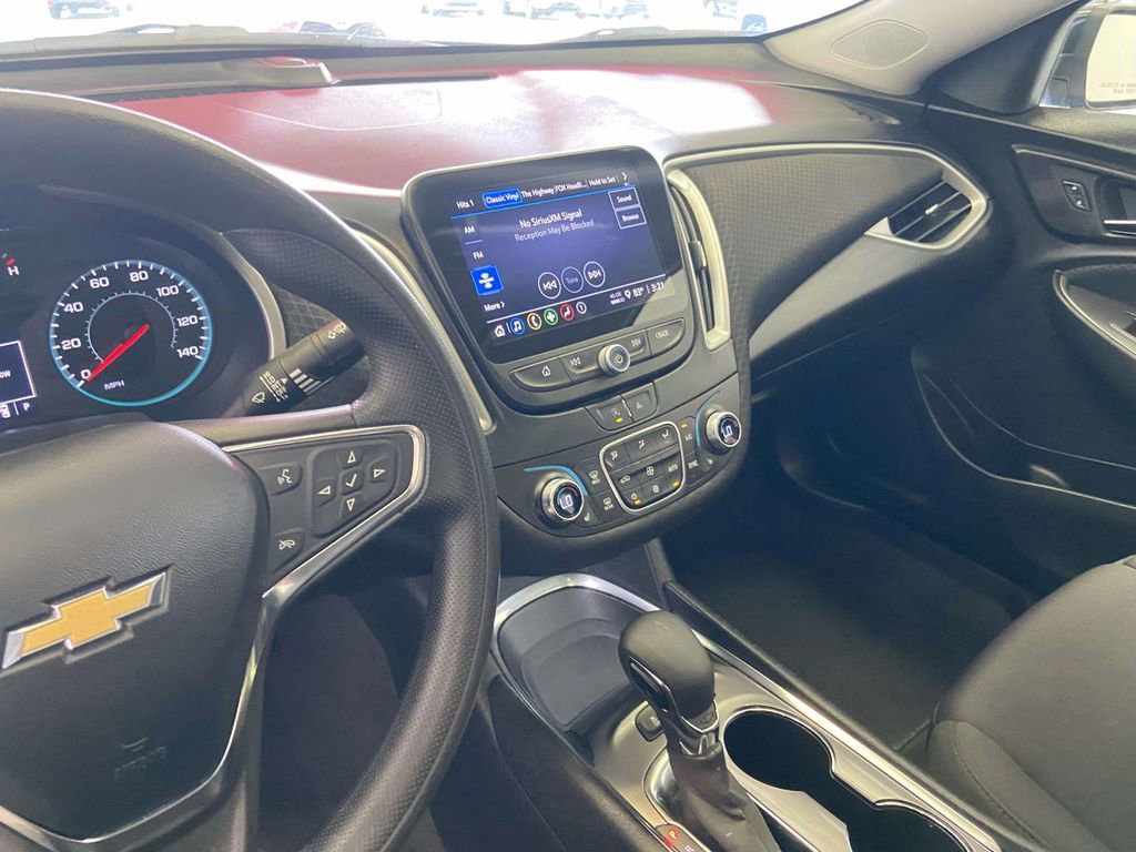 Used 2024 Chevrolet Malibu LT image 21
