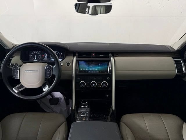 Used 2018 Land Rover Discovery HSE AWD/4WD image 25