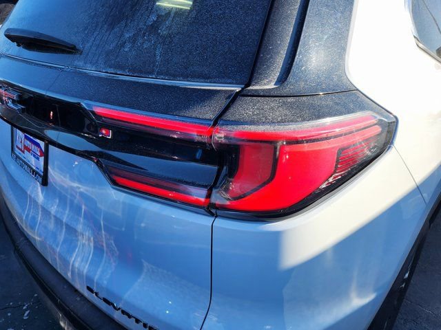 Used 2025 GMC Acadia Elevation image 5