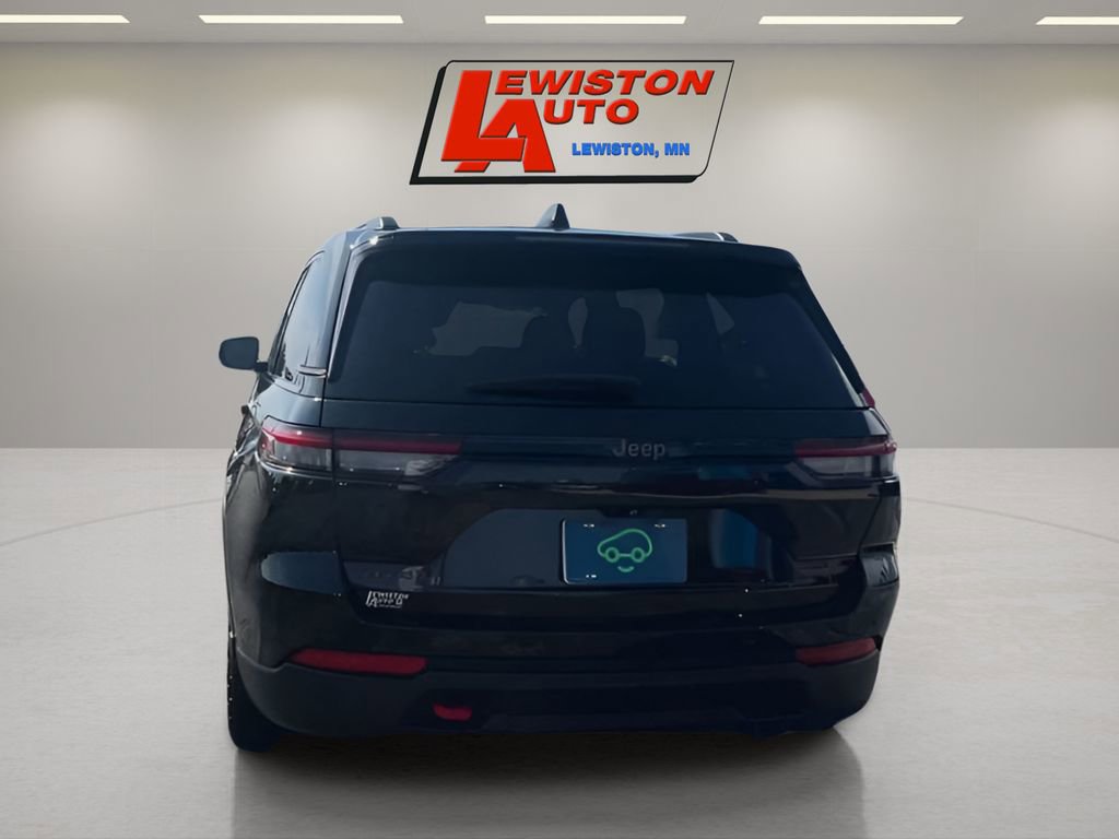 Used 2022 Jeep Grand Cherokee Trailhawk image 7