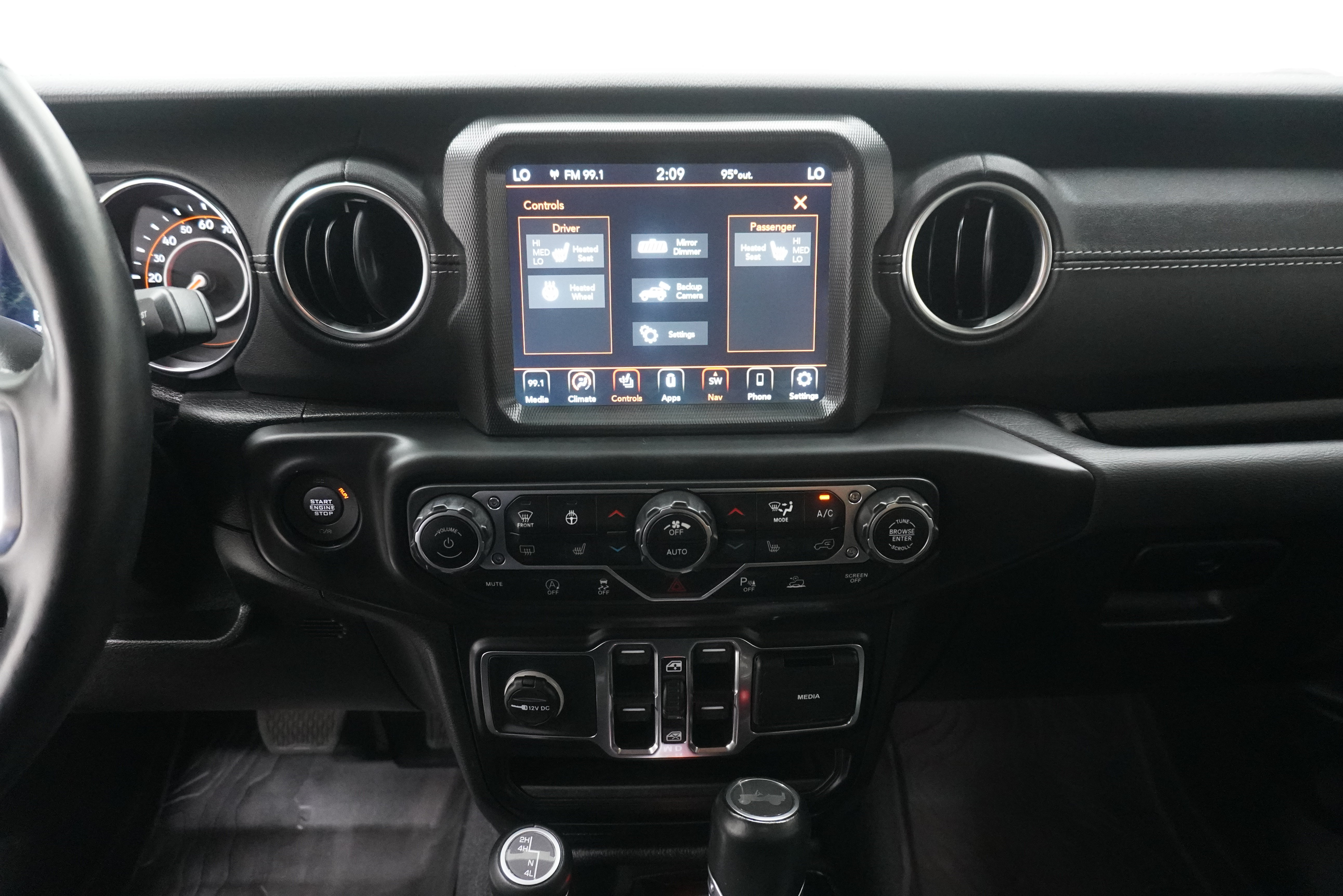 Used 2021 Jeep Wrangler Unlimited Sahara AWD/4WD image 25