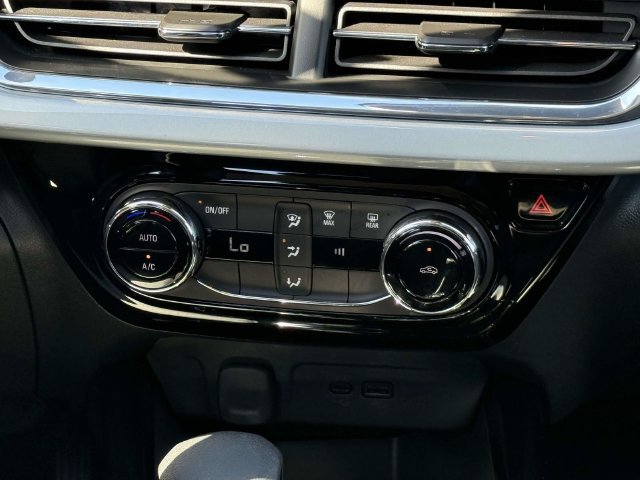 Used 2026 Chevrolet Trax LT FWD image 18