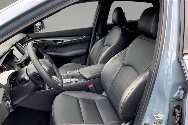 Used 2025 INFINITI QX55 Luxe w/ Accent Package image 18