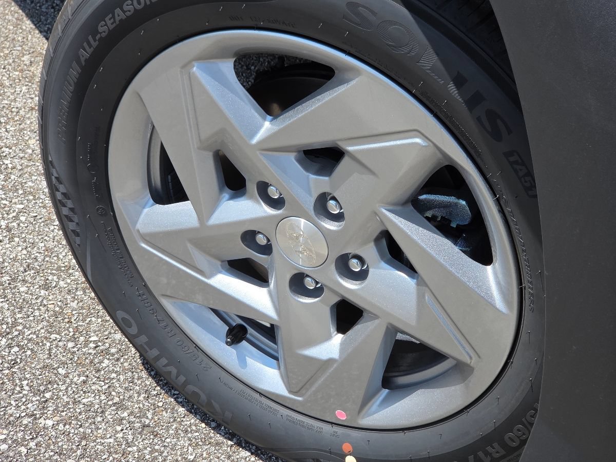 New 2027 Hyundai Kona SE AWD/4WD image 11