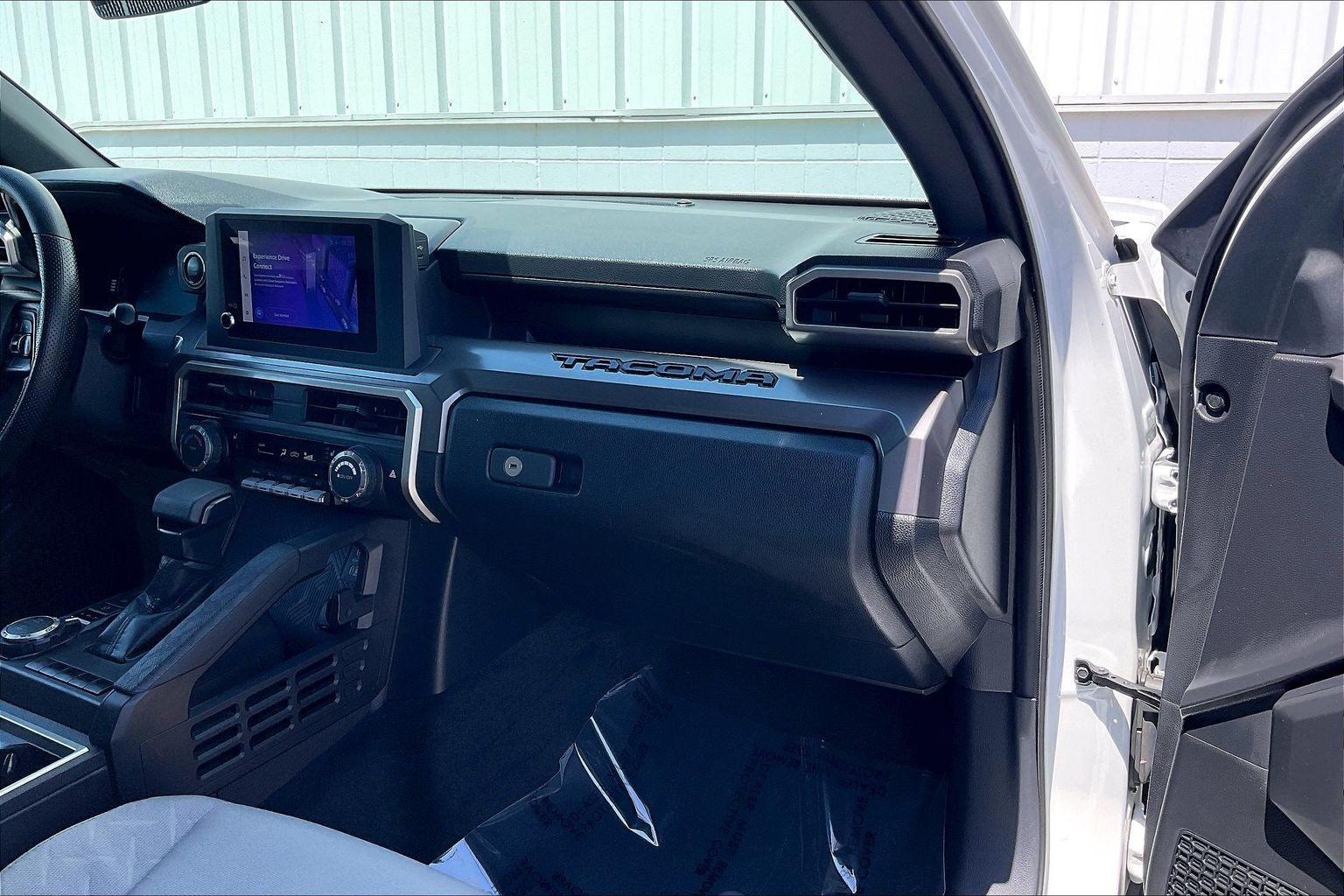 Used 2024 Toyota Tacoma SR5 AWD/4WD image 21
