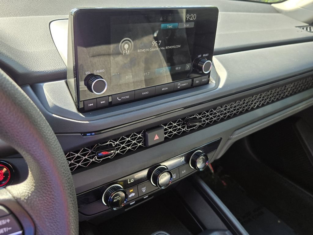 Certified 2025 Honda Accord LX image 19