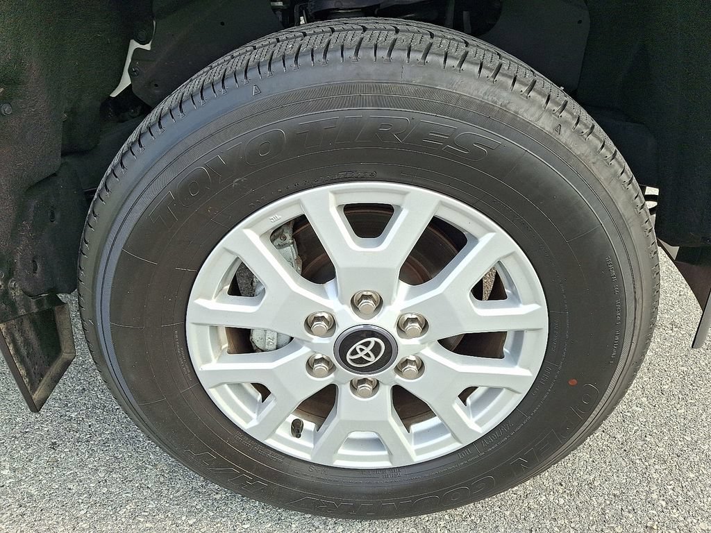 Used 2024 Toyota Tacoma SR RWD image 10
