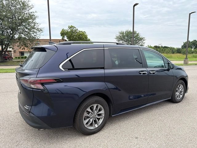 Certified 2024 Toyota Sienna XLE w/ XLE Plus Package FWD image 15