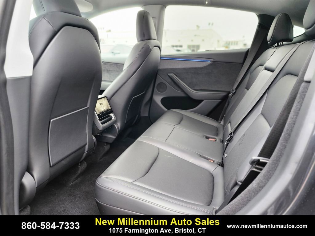 Used 2026 Tesla Model Y Long Range image 16