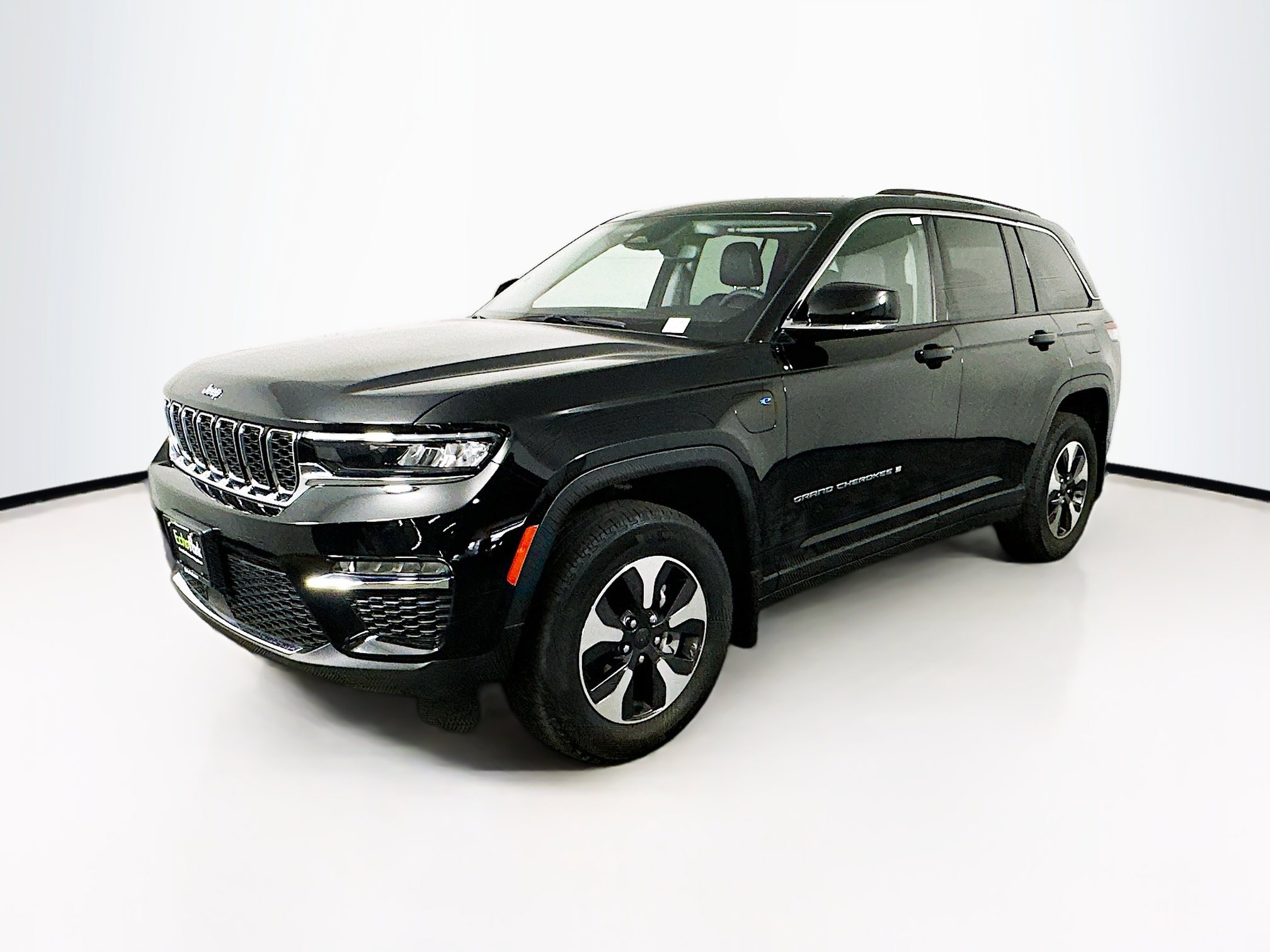 Used 2022 Jeep Grand Cherokee Limited 4xe w/ MOPAR Finishing Package image 3