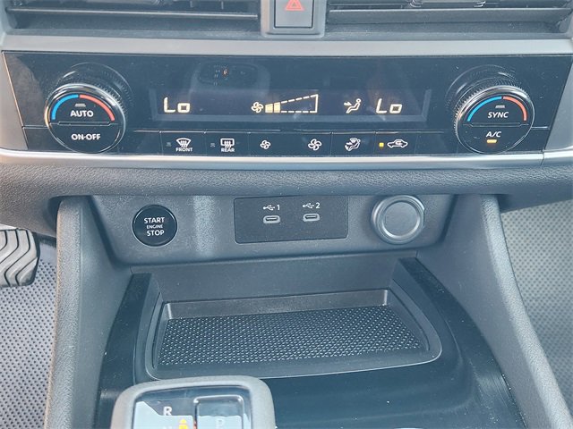 Used 2024 Nissan Rogue SV image 18