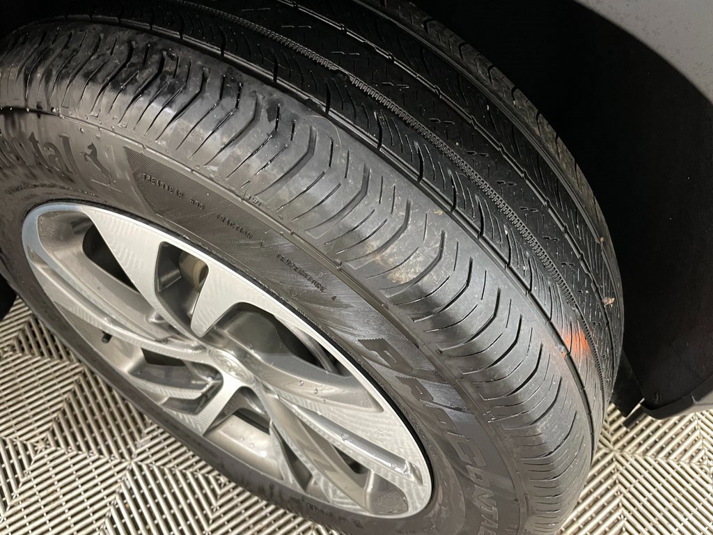 Used 2021 Buick Envision Essence w/ Technology Package I image 50