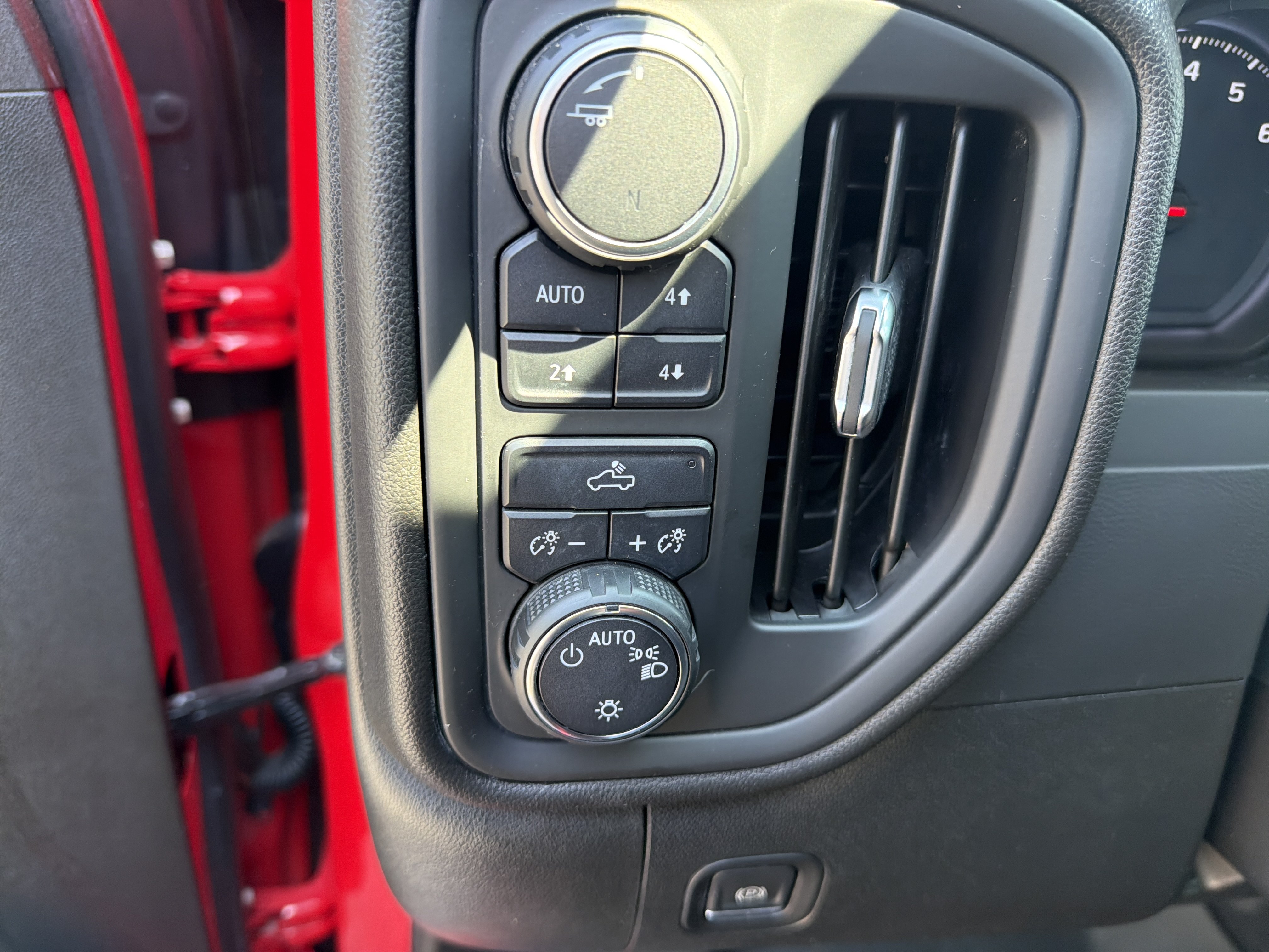 Used 2020 Chevrolet Silverado 1500 Custom Trail Boss w/ Custom Convenience Package AWD/4WD image 20