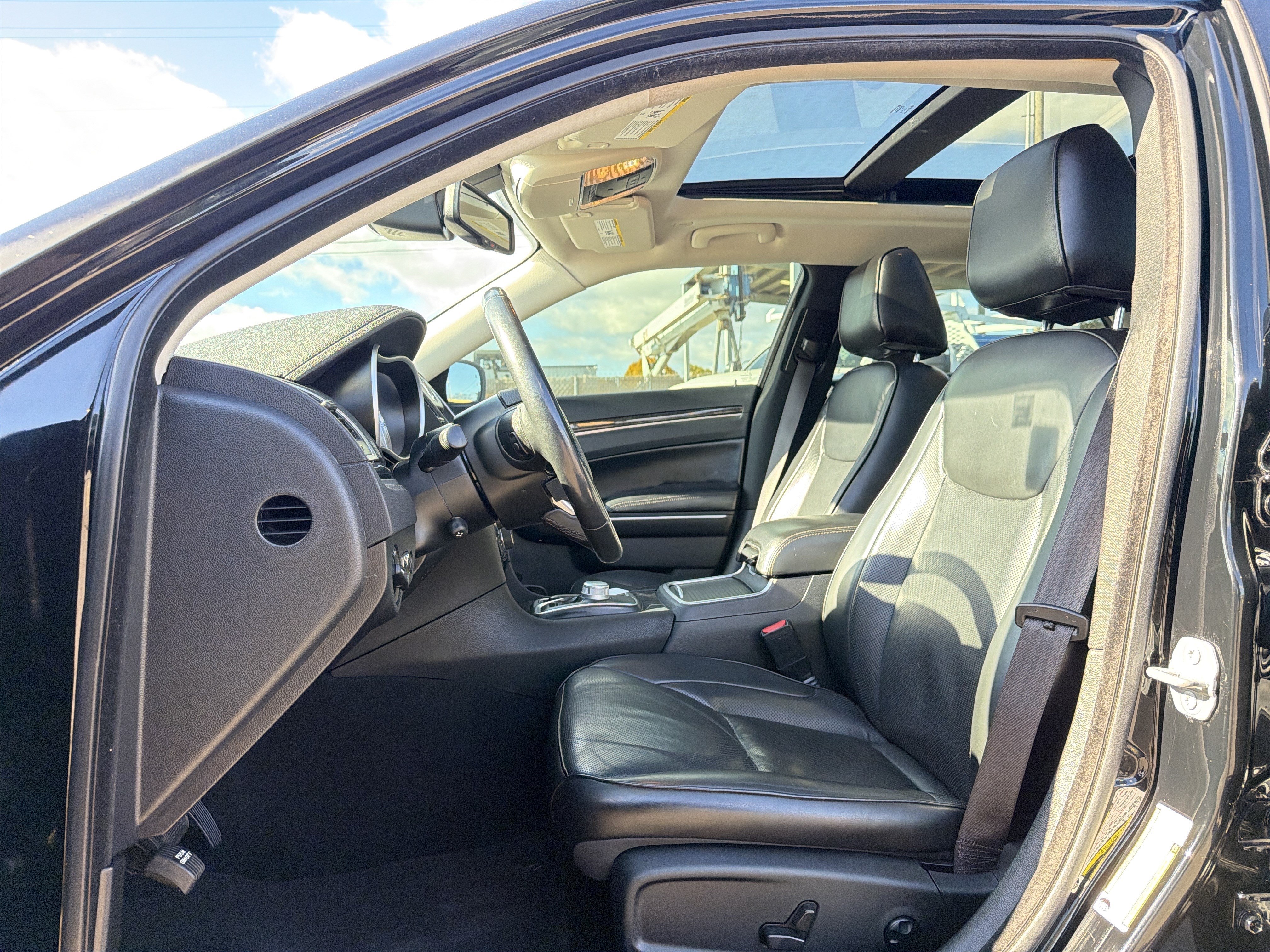 Used 2021 Chrysler 300 Touring L AWD/4WD image 10