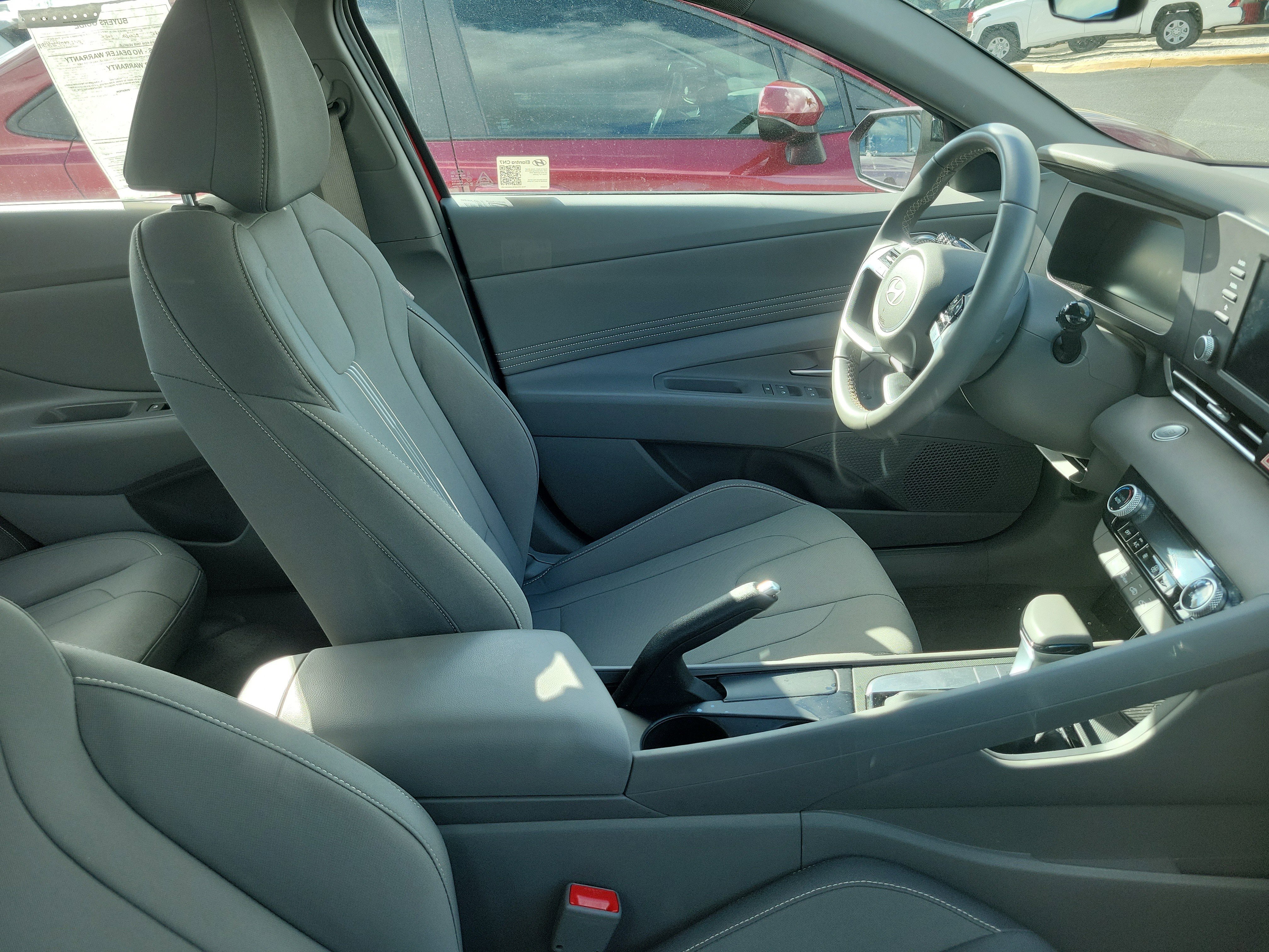 Used 2025 Hyundai Elantra Sport image 10