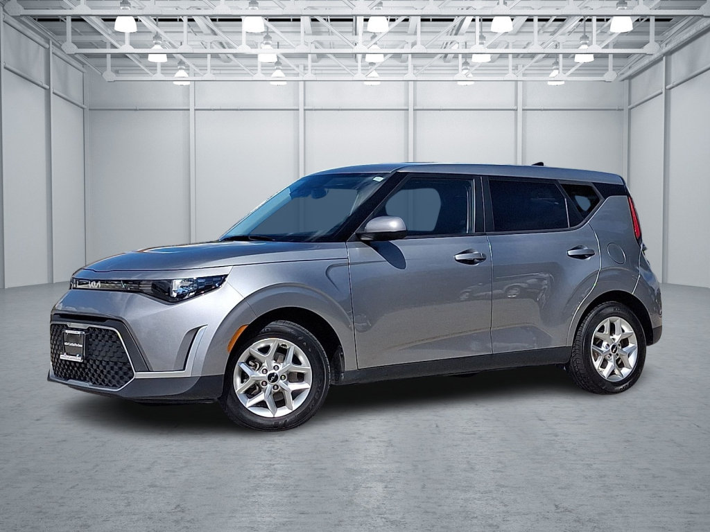 Used 2024 Kia Soul LX w/ Option Group 015 FWD image 7