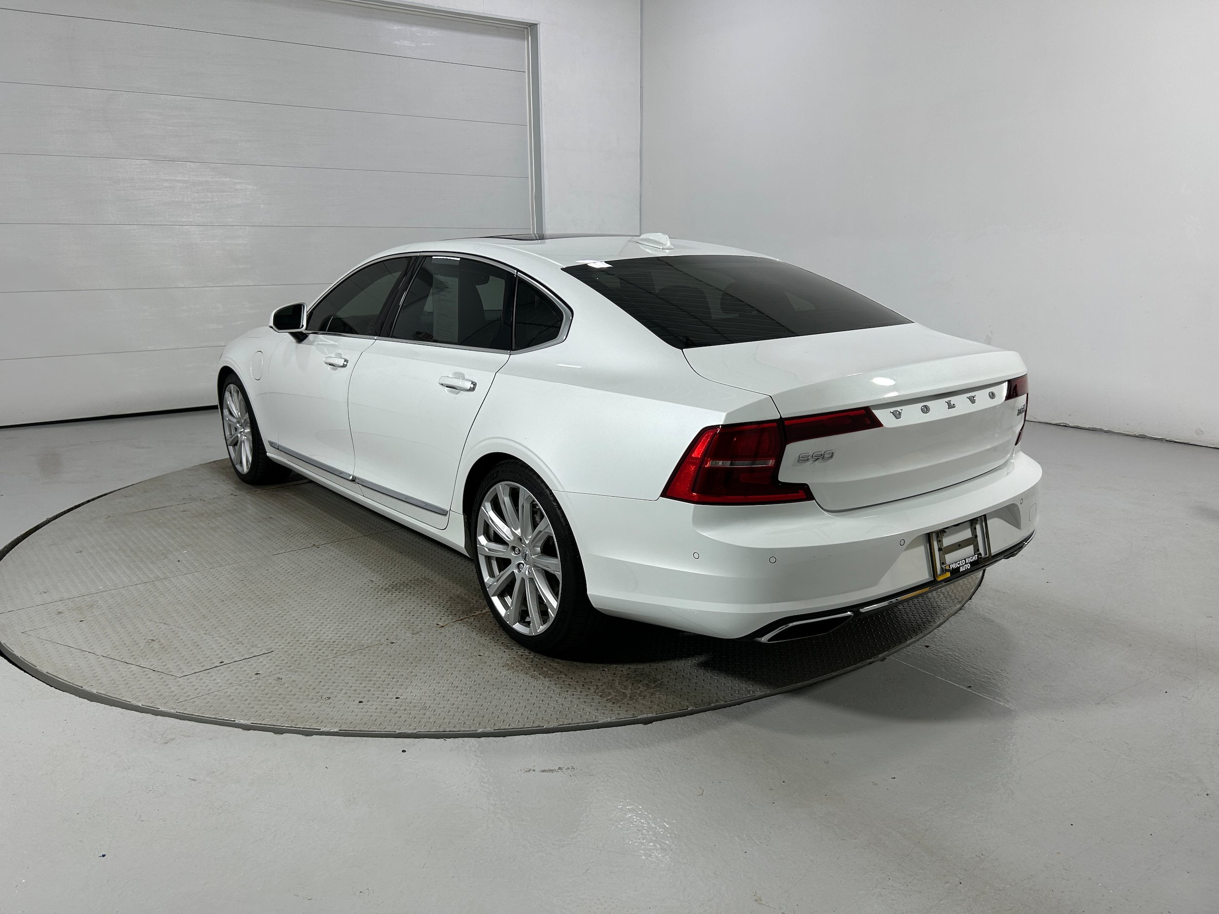Used 2018 Volvo S90 T8 Inscription w/ Luxury Package AWD/4WD image 22