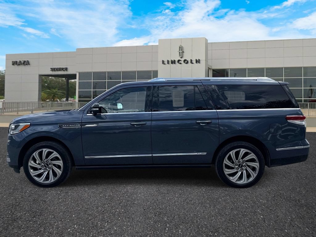 Certified 2022 Lincoln Navigator L Reserve AWD/4WD image 6