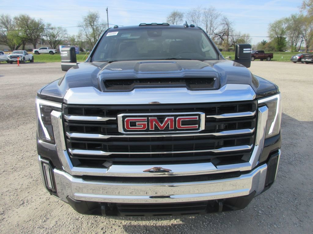 New 2026 GMC Sierra 2500 SLE image 11