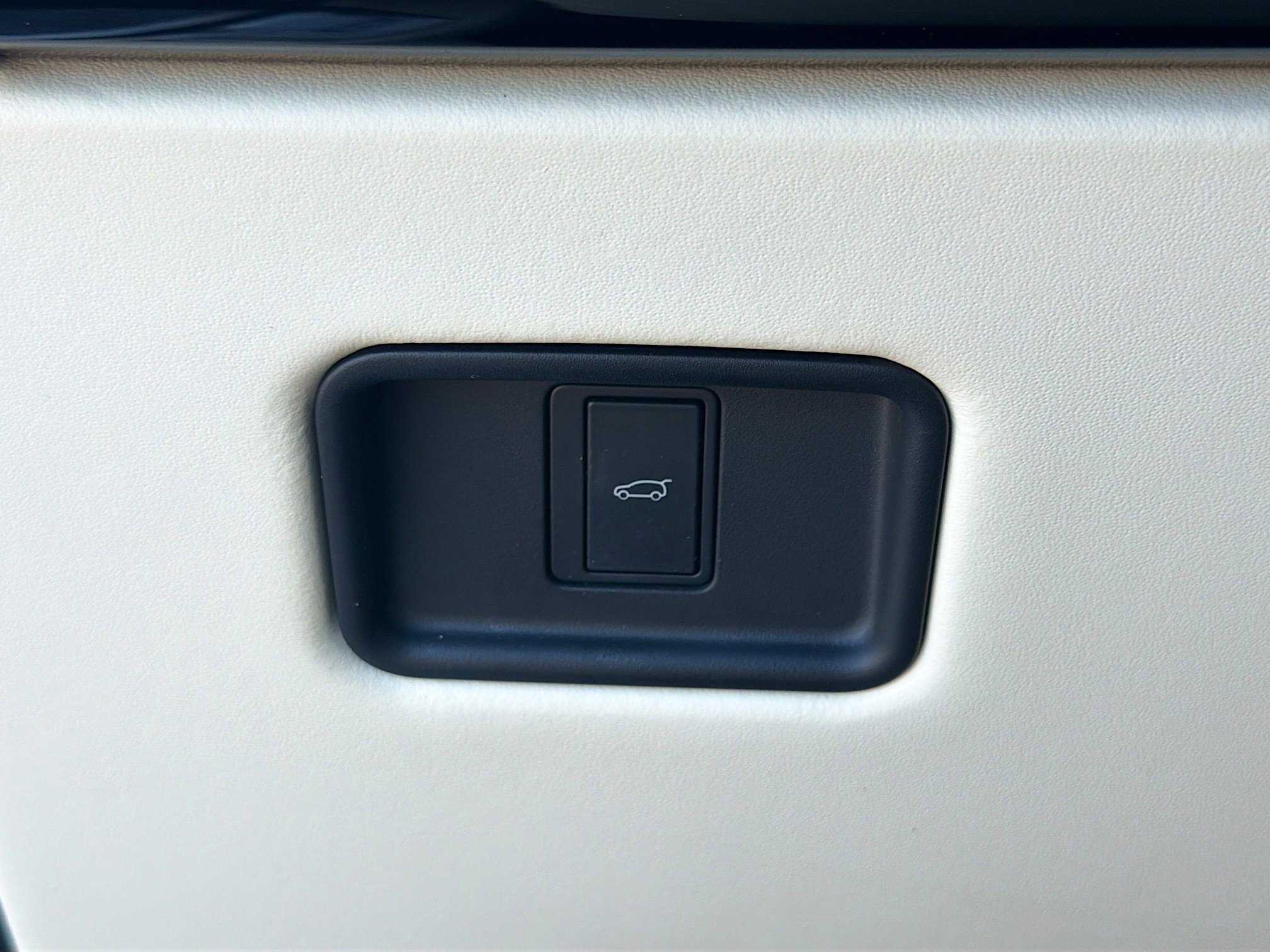 Used 2024 Land Rover Range Rover Long Wheelbase SE image 37