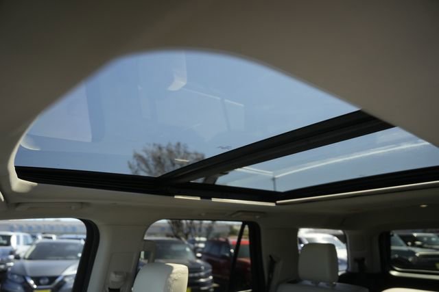 Used 2021 Ford Expedition Platinum image 11