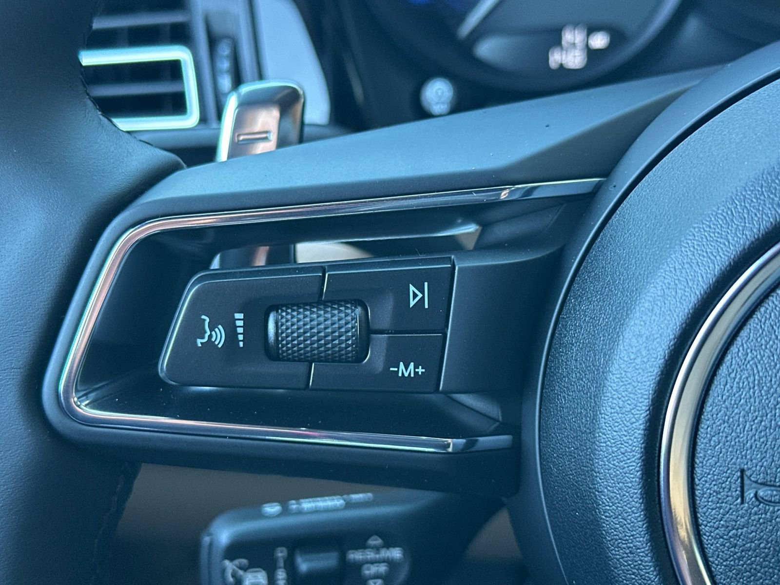 New 2026 Porsche Macan image 27