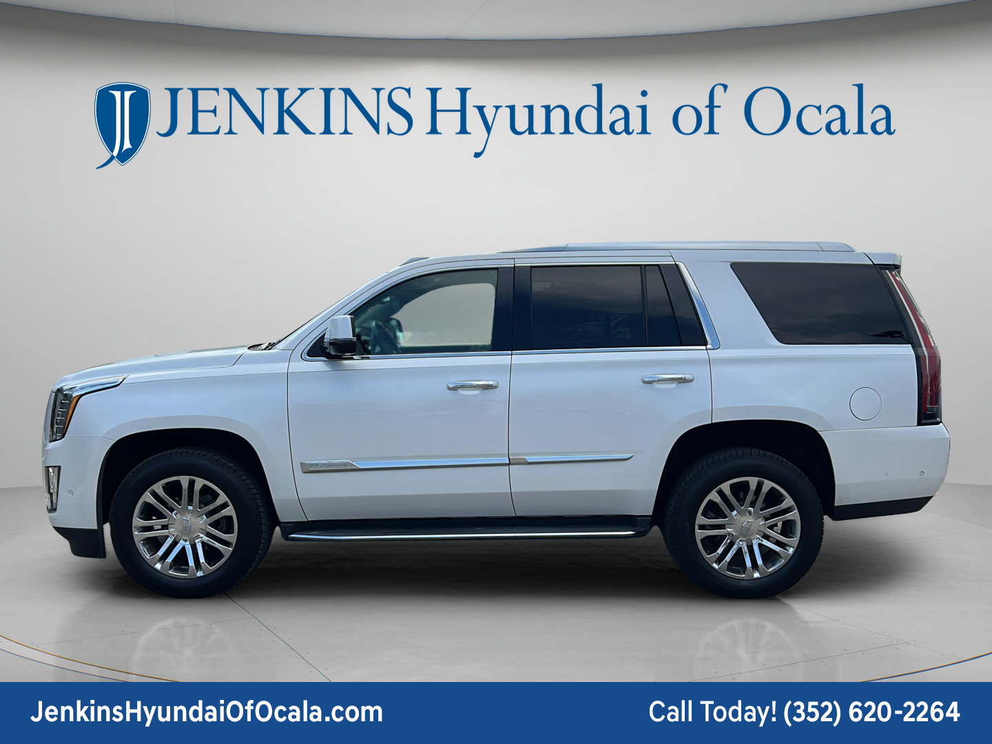 Used 2018 Cadillac Escalade 2WD image 6