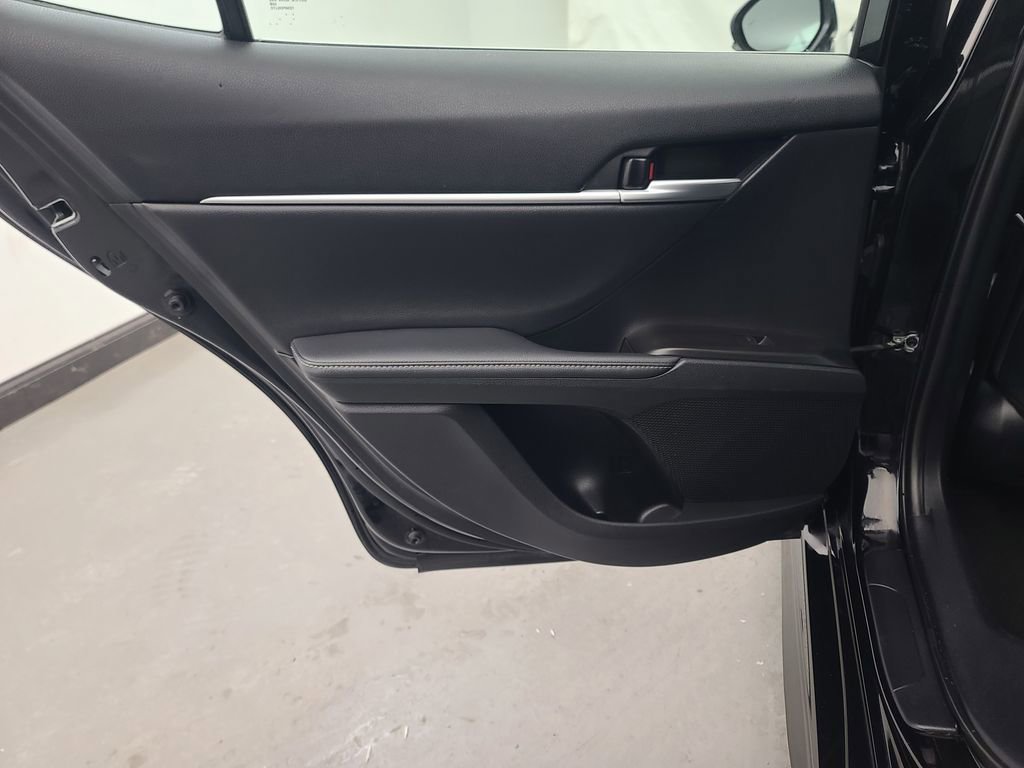 Used 2023 Toyota Camry XSE image 18