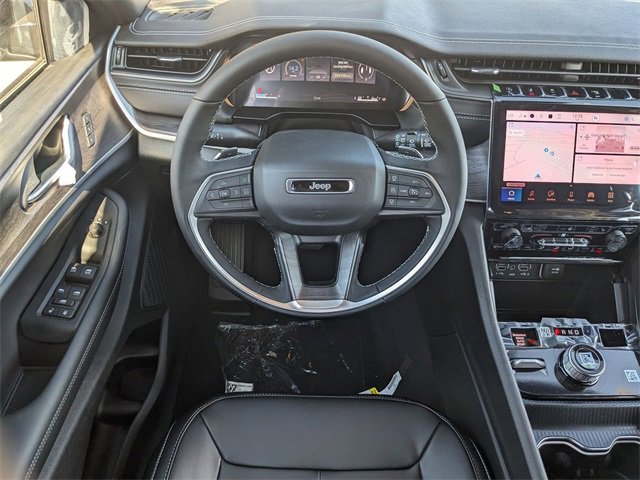 New 2025 Jeep Grand Cherokee Limited image 13