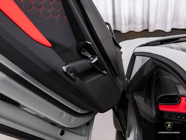Used 2024 Lamborghini Revuelto AWD/4WD image 37