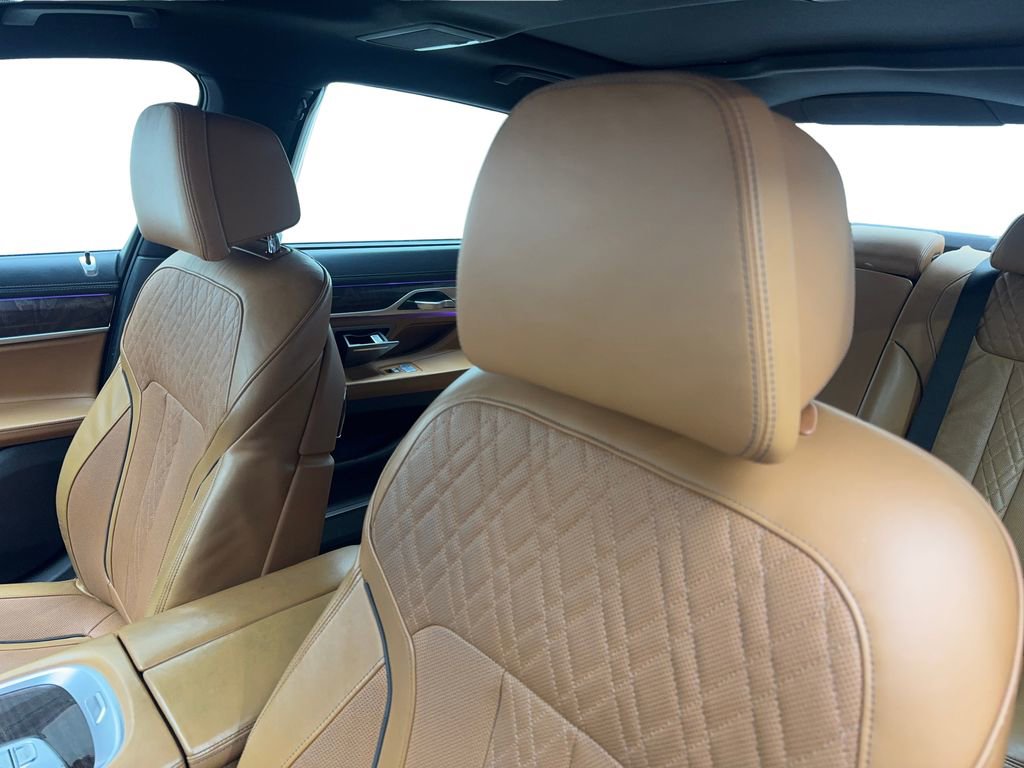 Used 2017 BMW 750i xDrive image 28