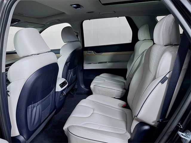 Used 2023 Hyundai Palisade Limited image 14