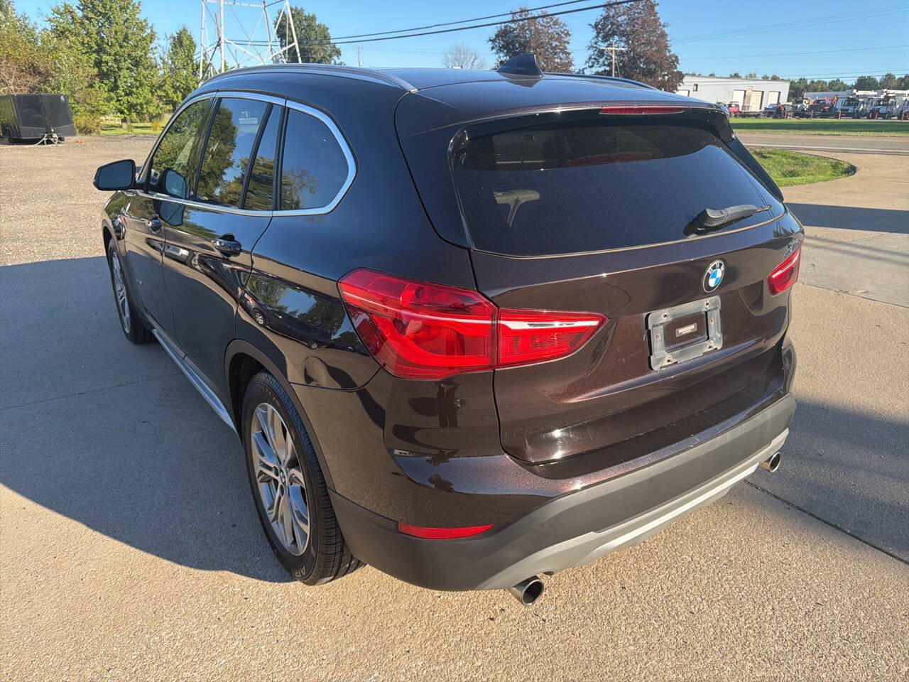 Used 2017 BMW X1 xDrive28i AWD/4WD image 5