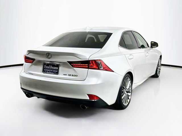 Used 2016 Lexus IS 300 AWD image 9