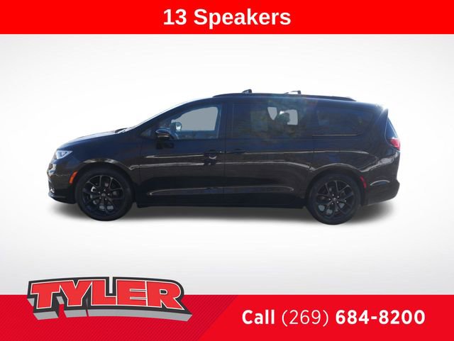 Certified 2025 Chrysler Pacifica Limited image 4