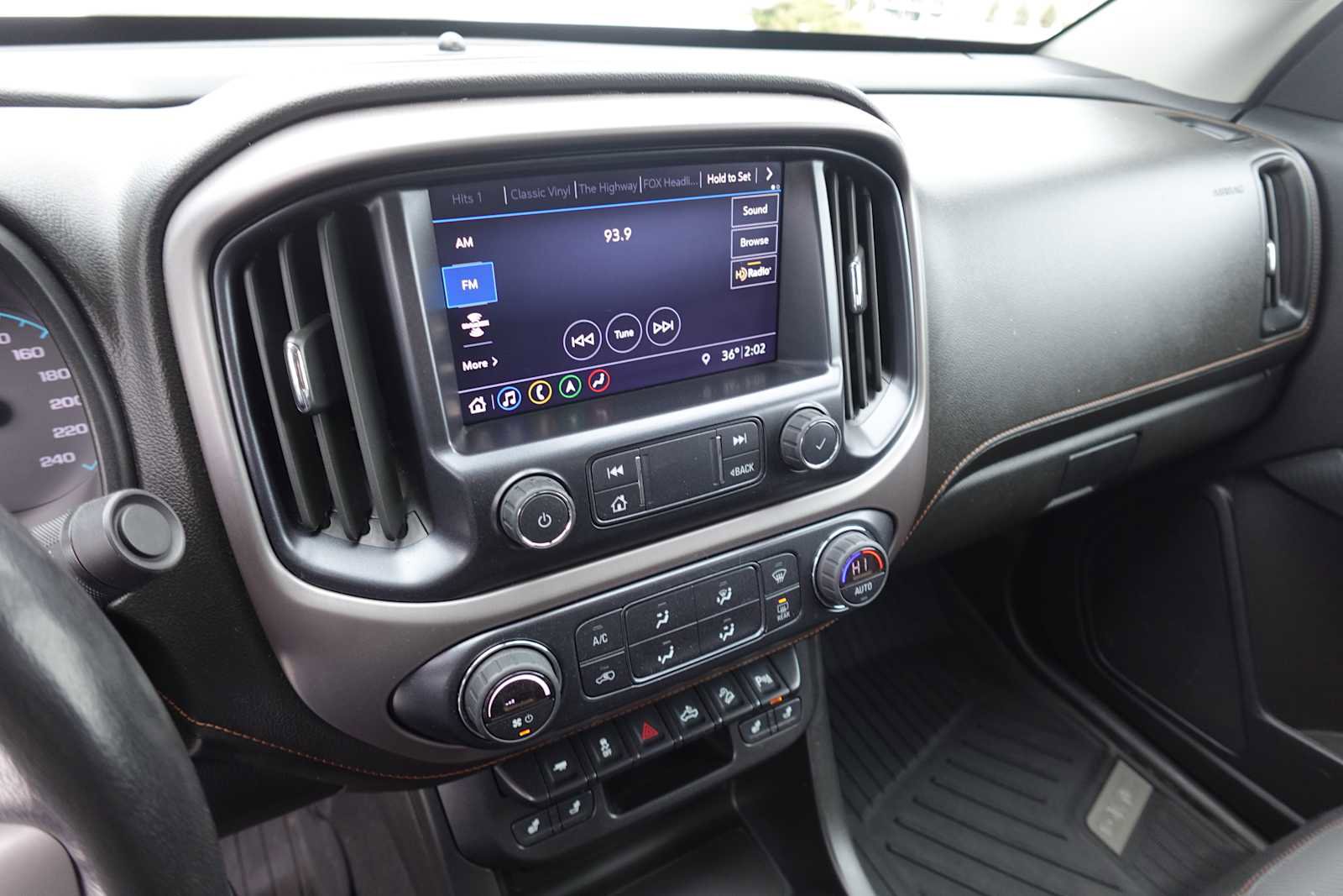 Used 2022 GMC Canyon AT4 w/ Trailering Package image 18