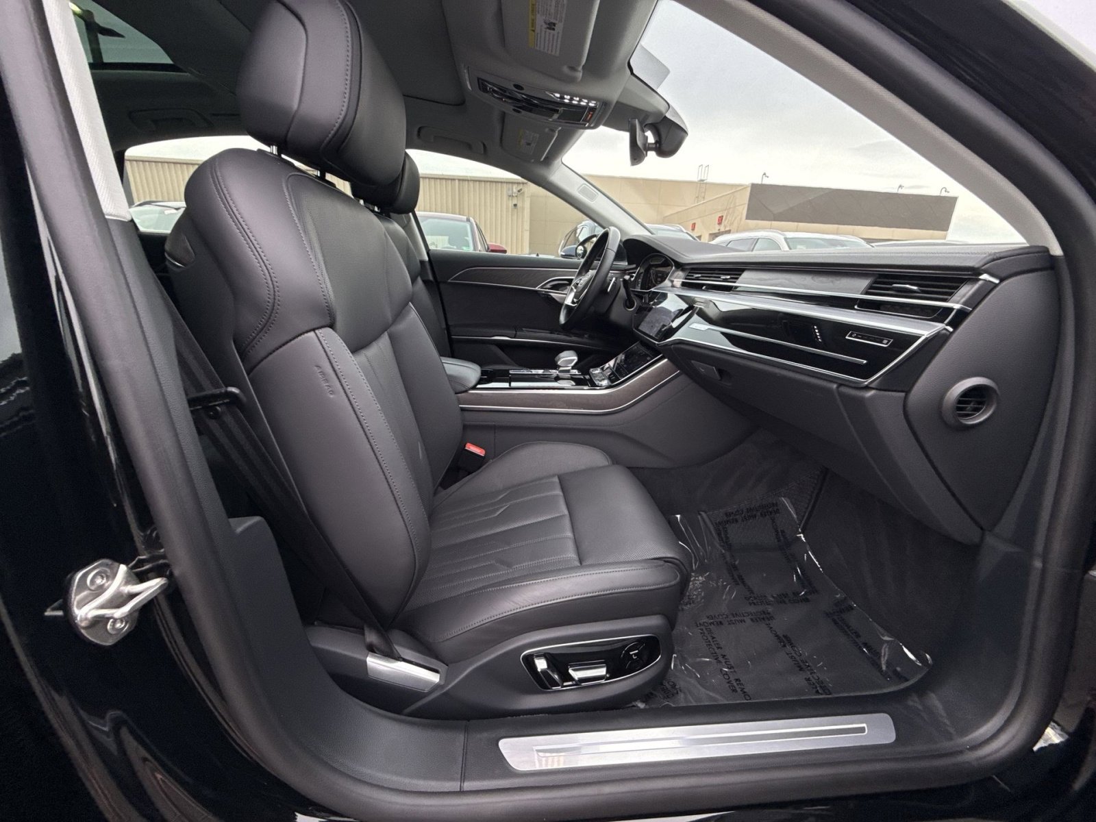 Used 2022 Audi A8 L 3.0T image 27