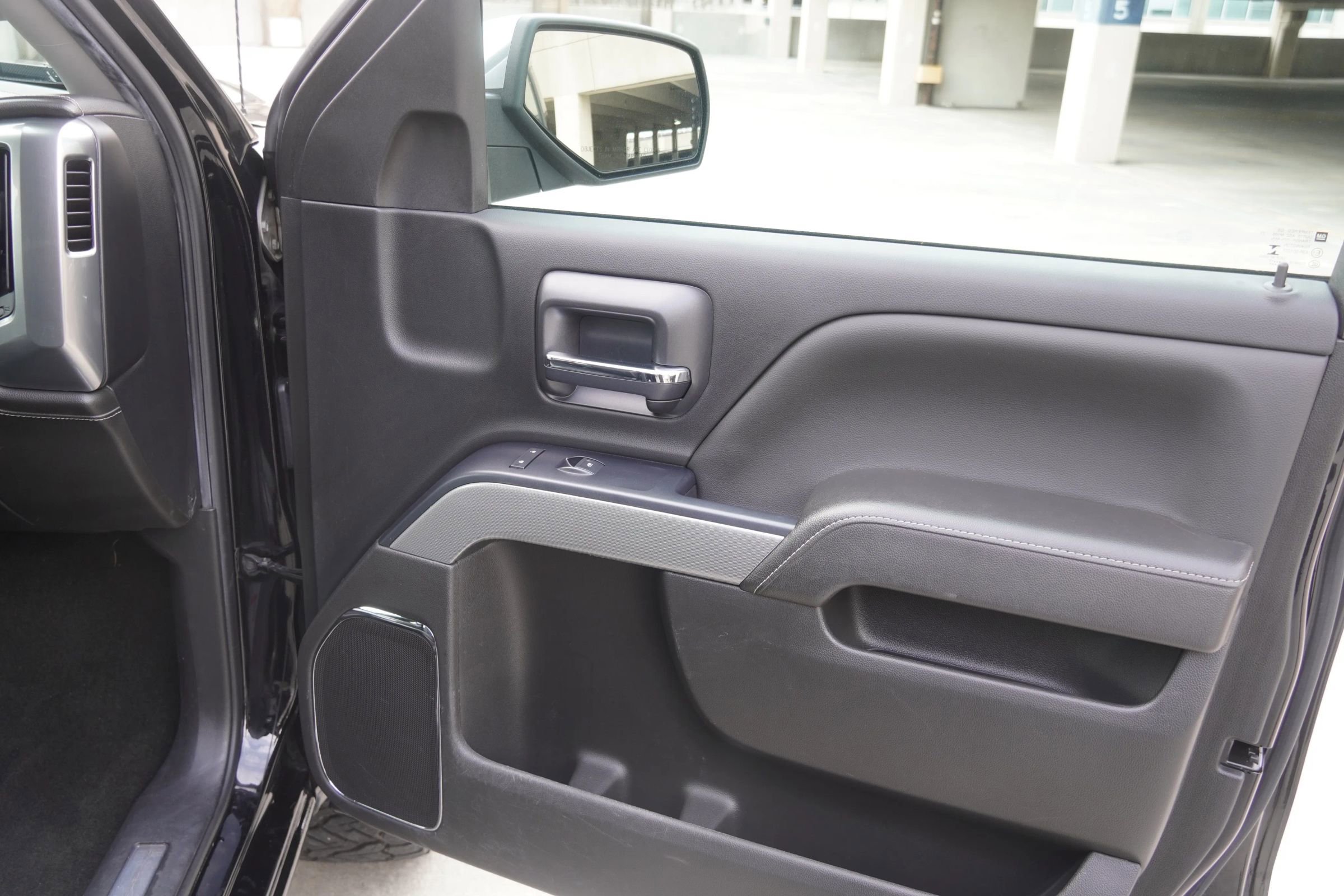 Used 2017 Chevrolet Silverado 1500 LTZ Z71 AWD/4WD image 29