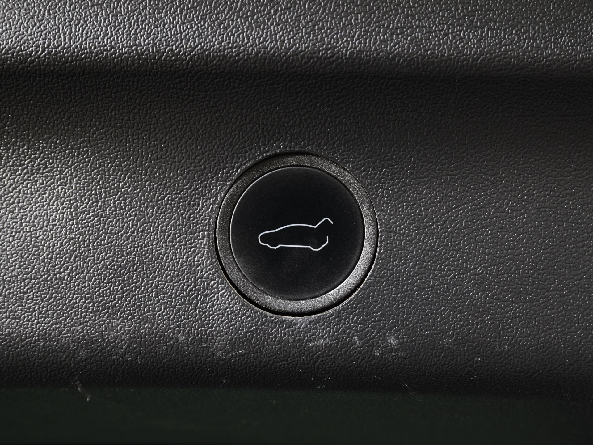 Used 2024 Tesla Model Y Long Range AWD/4WD image 12