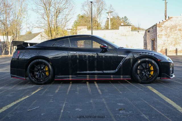 Used 2023 Nissan GT-R NISMO w/ Floor Mat Package AWD/4WD image 9