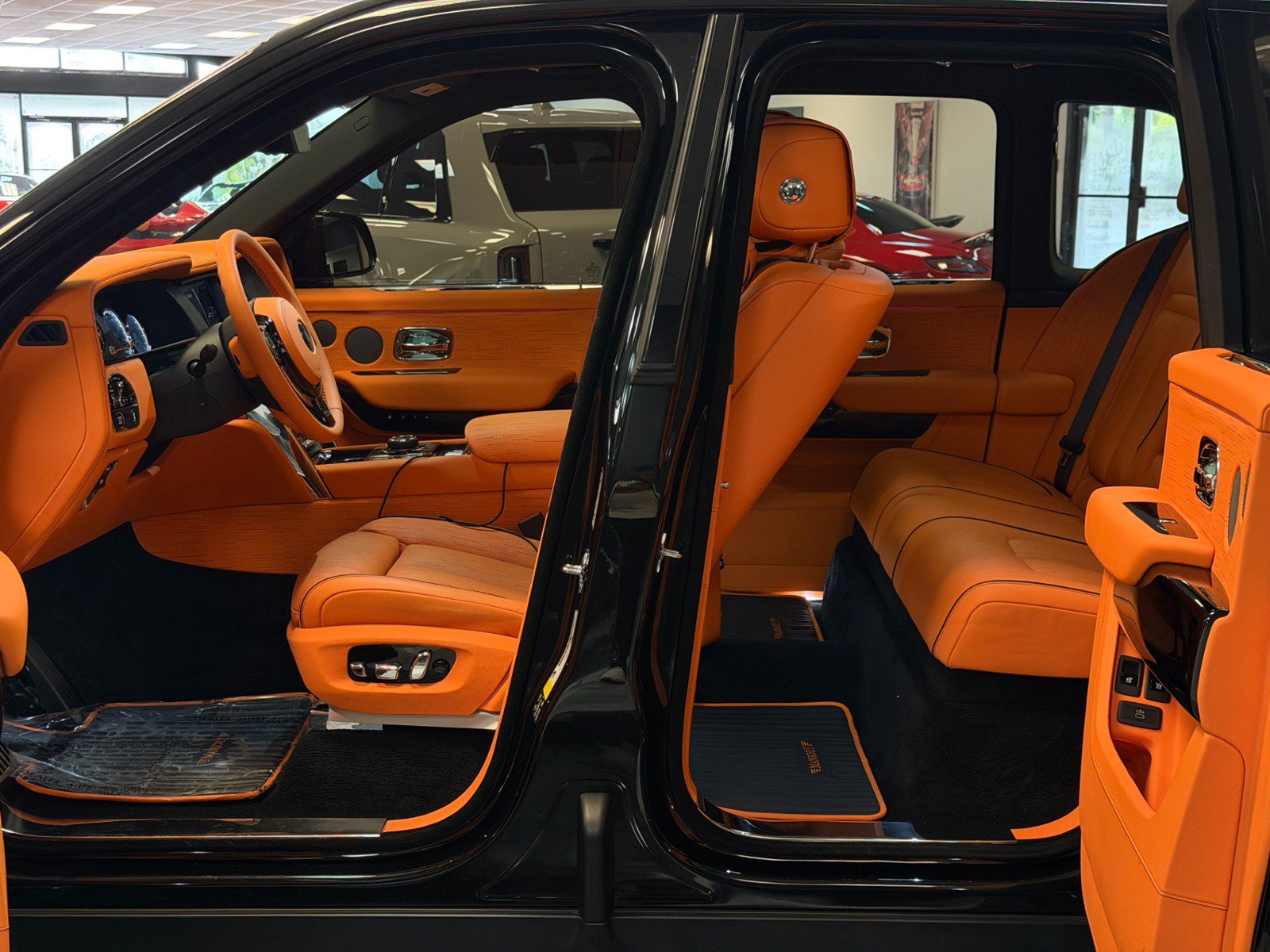 Used 2023 Rolls-Royce Cullinan AWD/4WD image 24