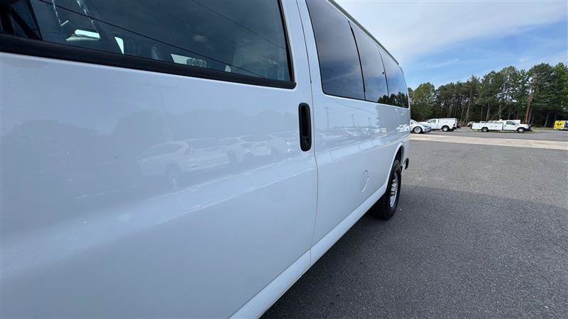 Used 2017 Chevrolet Express 2500 LS RWD image 15