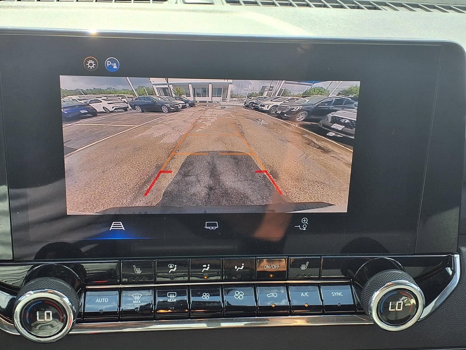 Used 2025 Chevrolet Colorado Trail Boss AWD/4WD image 4