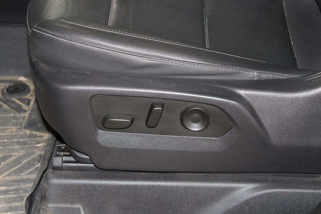 Used 2023 Chevrolet Silverado 1500 LTZ AWD/4WD image 18