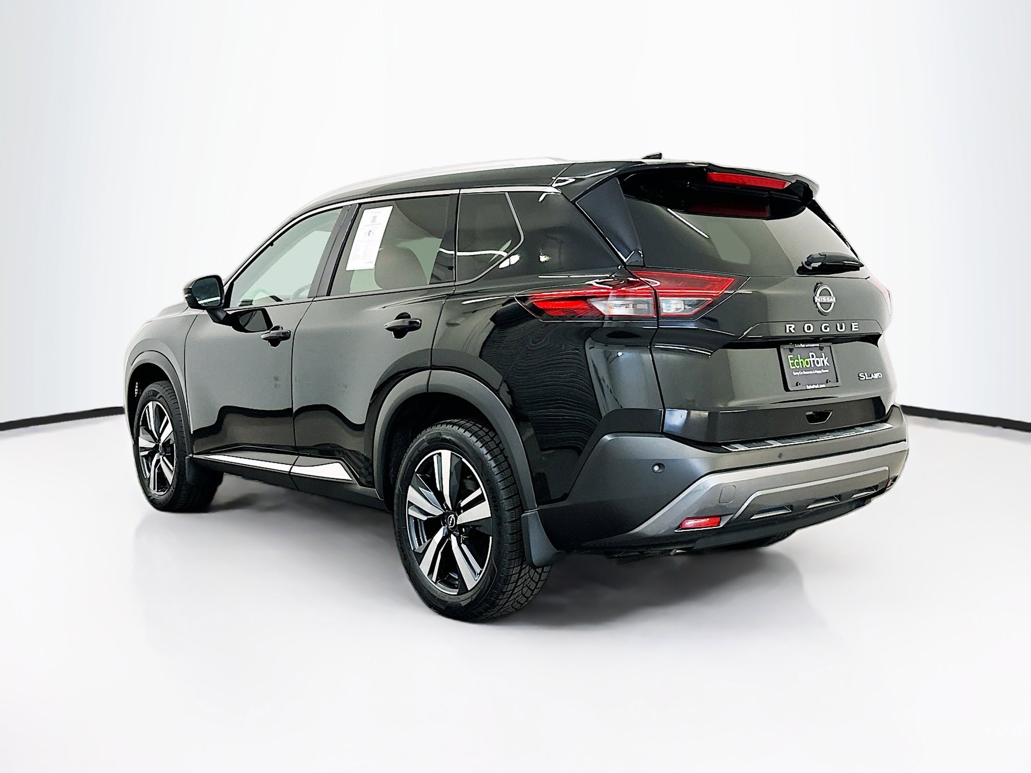 Used 2023 Nissan Rogue SL image 5