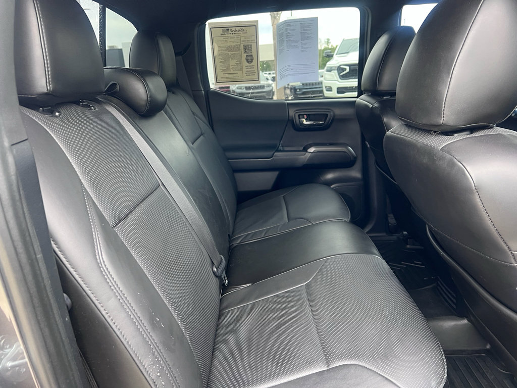 Used 2021 Toyota Tacoma TRD Sport w/ Technology Package image 13