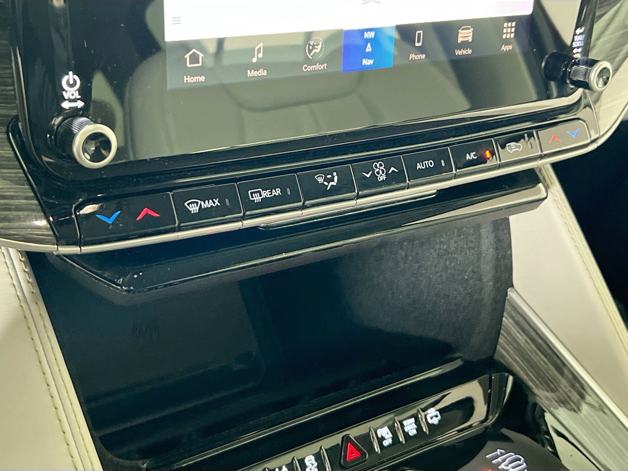 Used 2022 Jeep Wagoneer Series III w/ Flexible Seating Group image 16